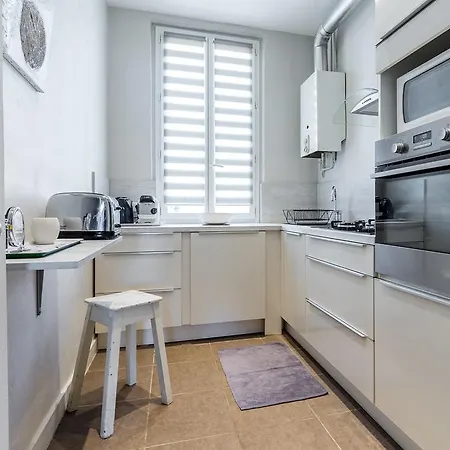 Beautiful By The Sea Front Apartament Nicea