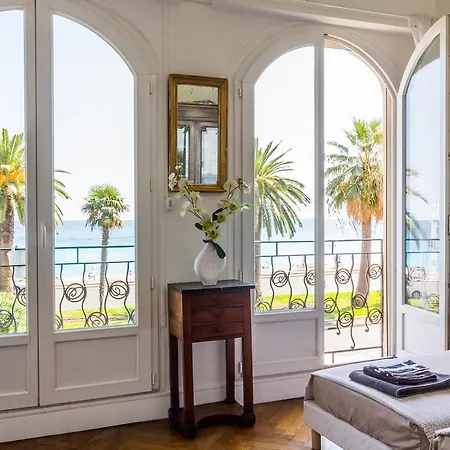 Beautiful By The Sea Front Nizza
