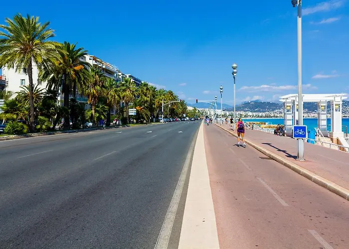 Beautiful By The Sea Front Daire Nice