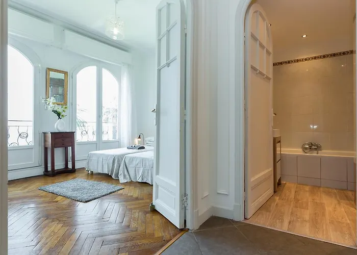 Apartment Beautiful By The Sea Front Nizza