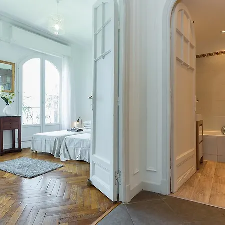 Appartement Beautiful By The Sea Front Nice